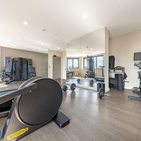 Luxury One Bedroom Serviced Apartment In The Heart Of Бедфорд Екстериор снимка